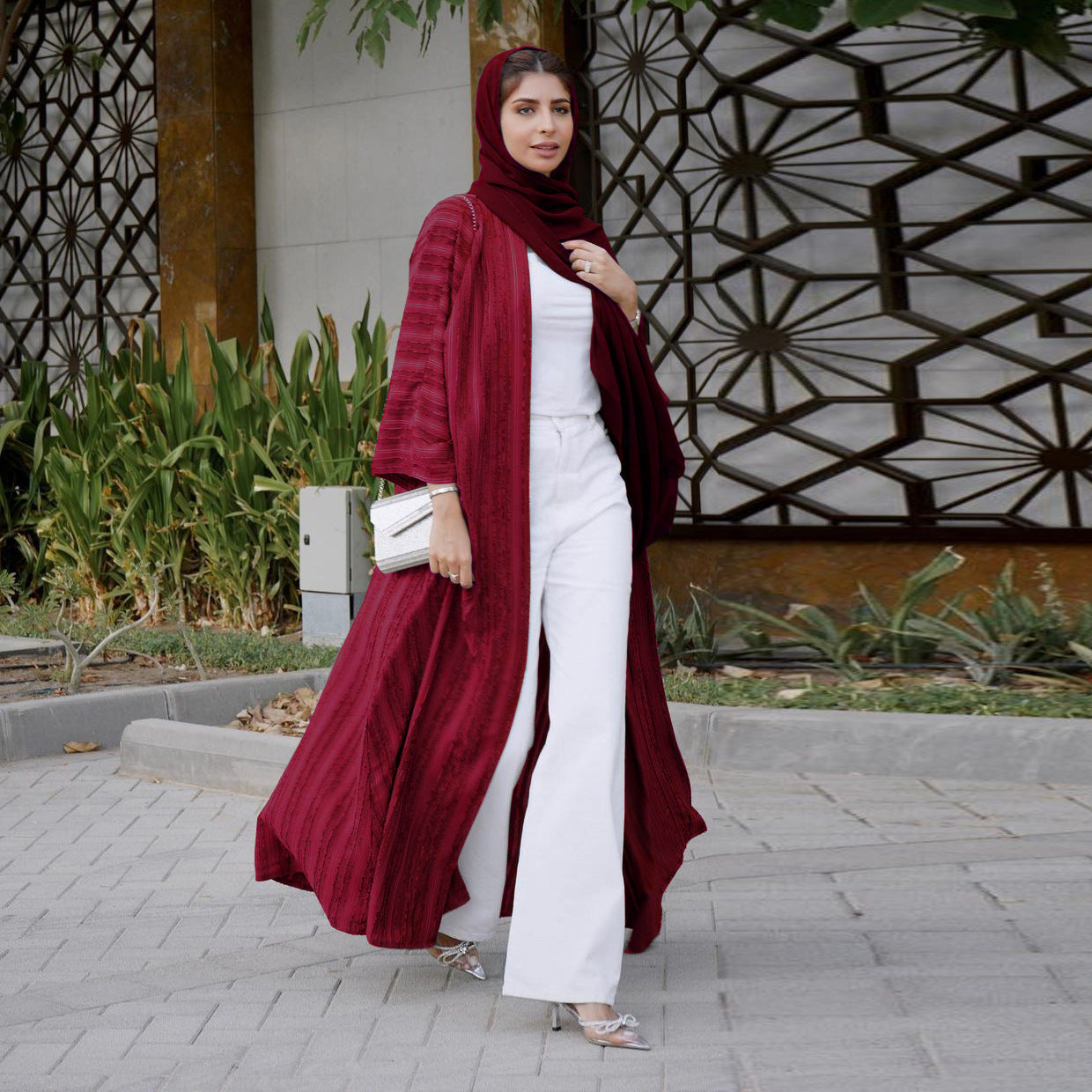 Die "Flora" Frühlingsabaya: Atemberaubender Kaftan im marokkanischen Stil und Dubai Robe mit Aufdruck