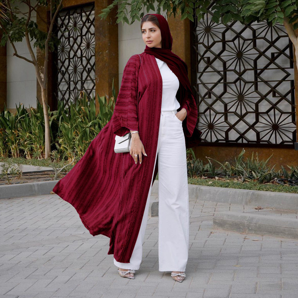 Die "Flora" Frühlingsabaya: Atemberaubender Kaftan im marokkanischen Stil und Dubai Robe mit Aufdruck