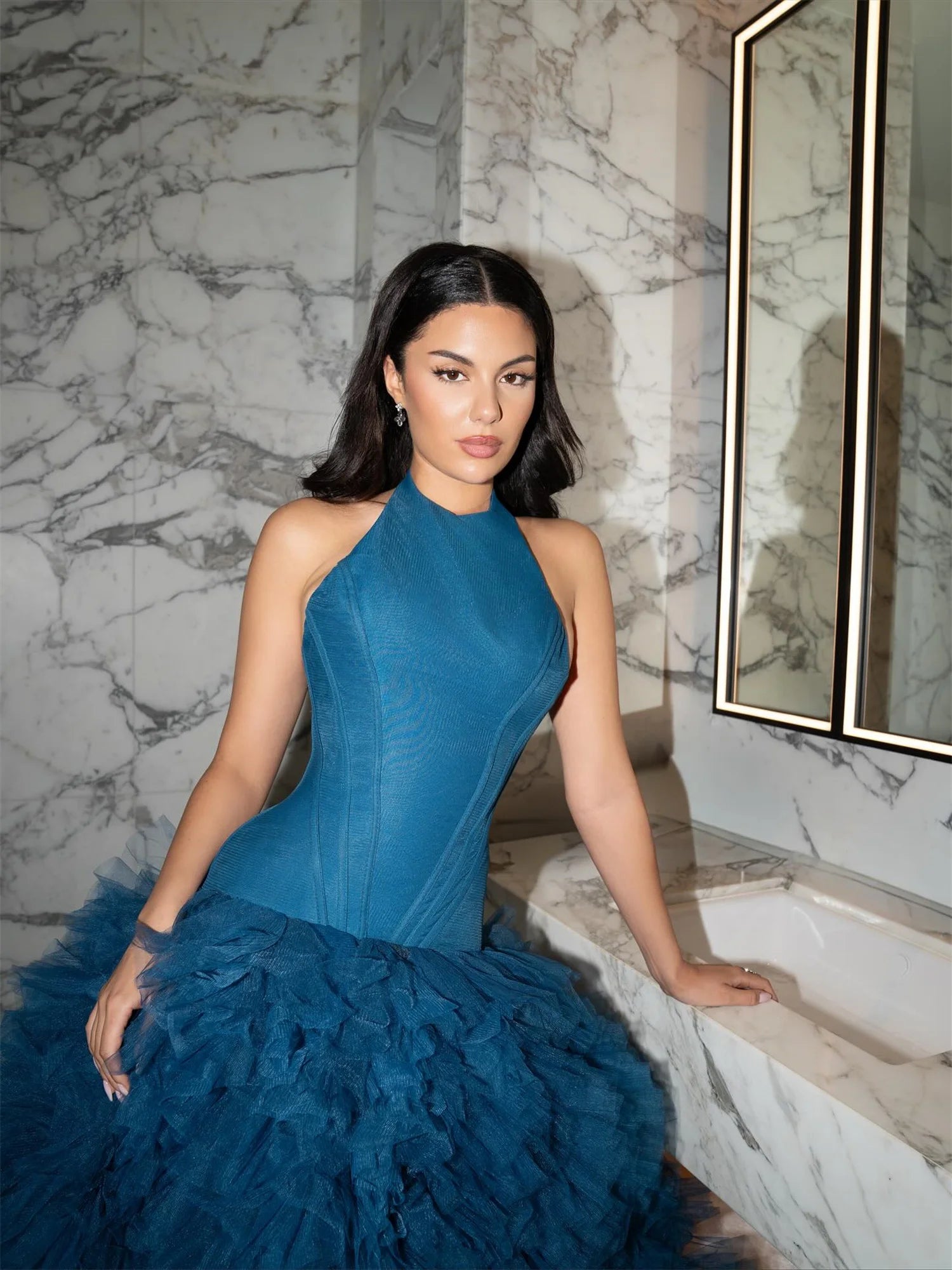 Blaues schulterfreies Ballkleid | Mehrlagiges Abendkleid