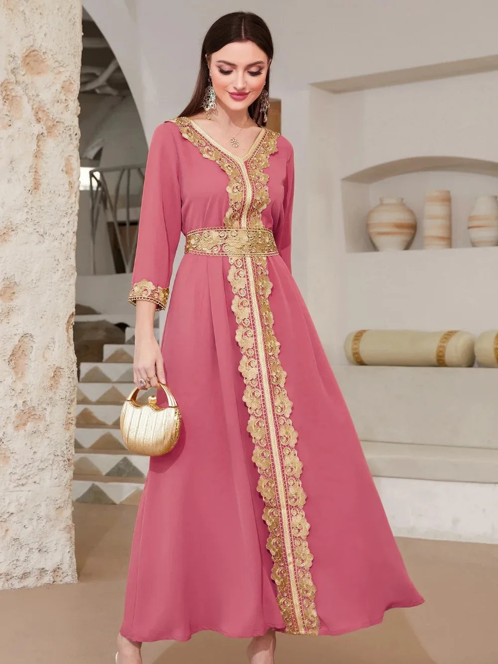 Das Spitzenkleid „Lumiere“ – Signature Dubai Arab Abaya – Bestickter Kaftan aus Spitze (Boutique)
