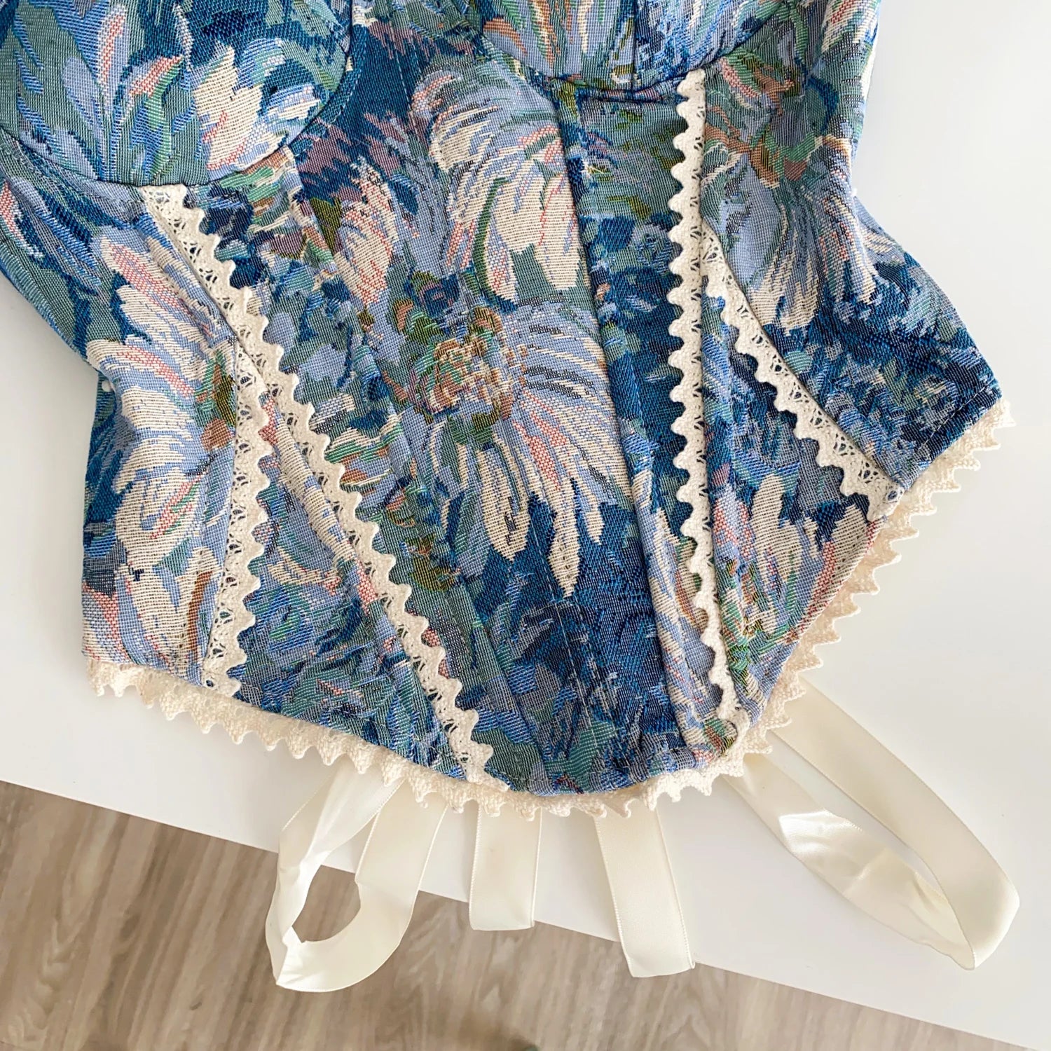 The "Laredo" American Retro Camisole | Vintage Floral Lace-Spliced Strap Top