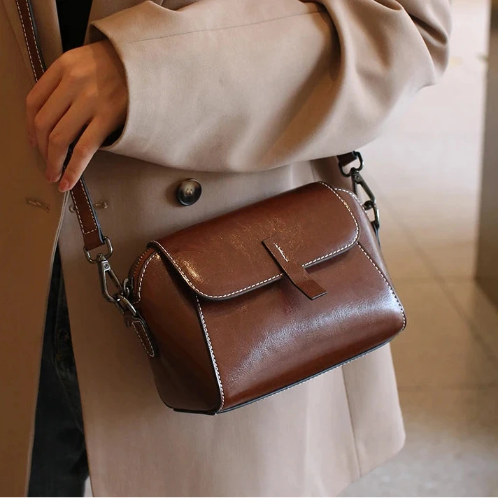 Oil Wax Cowhide Genuine Leather Crossbody | Fashionable Small Shell Bag