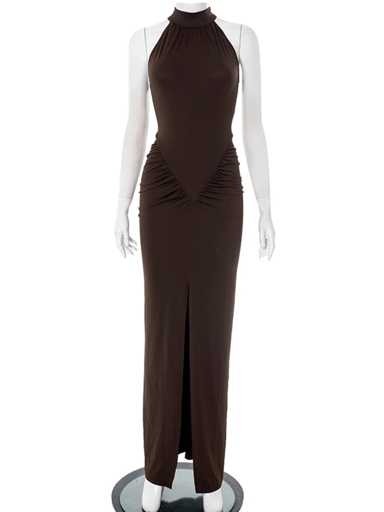 Ärmelloses Neckholder-Maxikleid für Damen mit Raffungen – Sexy figurbetontes langes Kleid mit seitlichem Schlitz