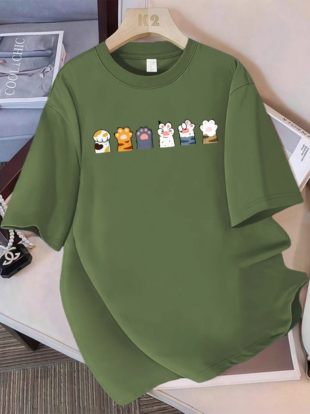 Buntes Katzenpfoten-T-Shirt aus Baumwolle | Süßes Tierdruck-T-Shirt für Damen