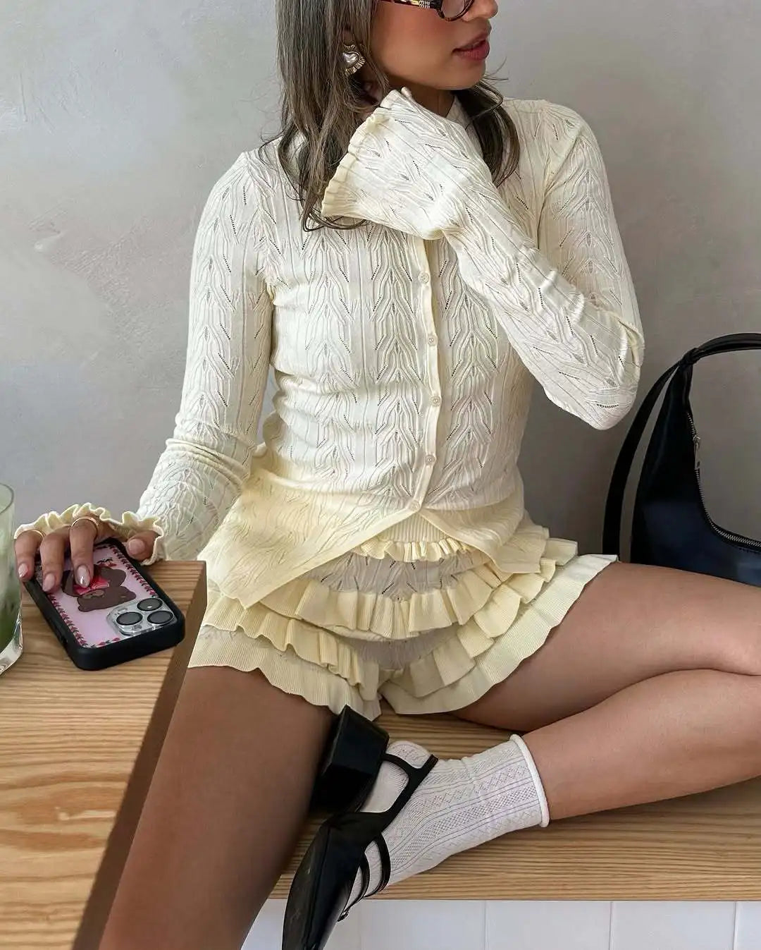 Rüschen-Patchwork-Strickset – Damen Cardigan mit langen Ärmeln und schmale Shorts
