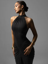 Ärmelloses Neckholder-Maxikleid für Damen mit Raffungen – Sexy figurbetontes langes Kleid mit seitlichem Schlitz