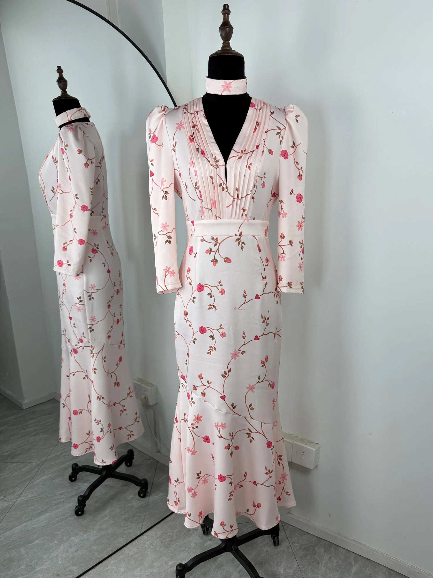 Deep V-Neck High Waist Office Party Gown – Slim Fit Long Sleeve Fishtail Dress
