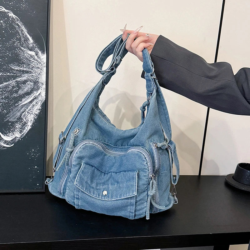 Die trendige Indigo-Edge Denim-Umhängetasche