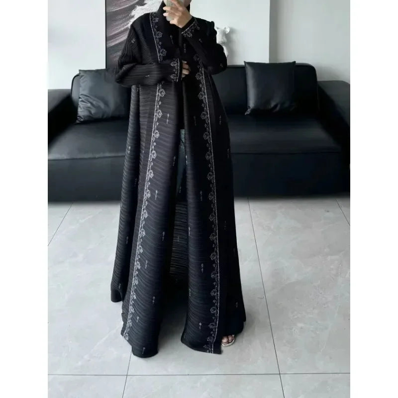 Die „Royal Archive“ Vintage Print Abaya | Offener Cardigan & Dubai Luxus Robe