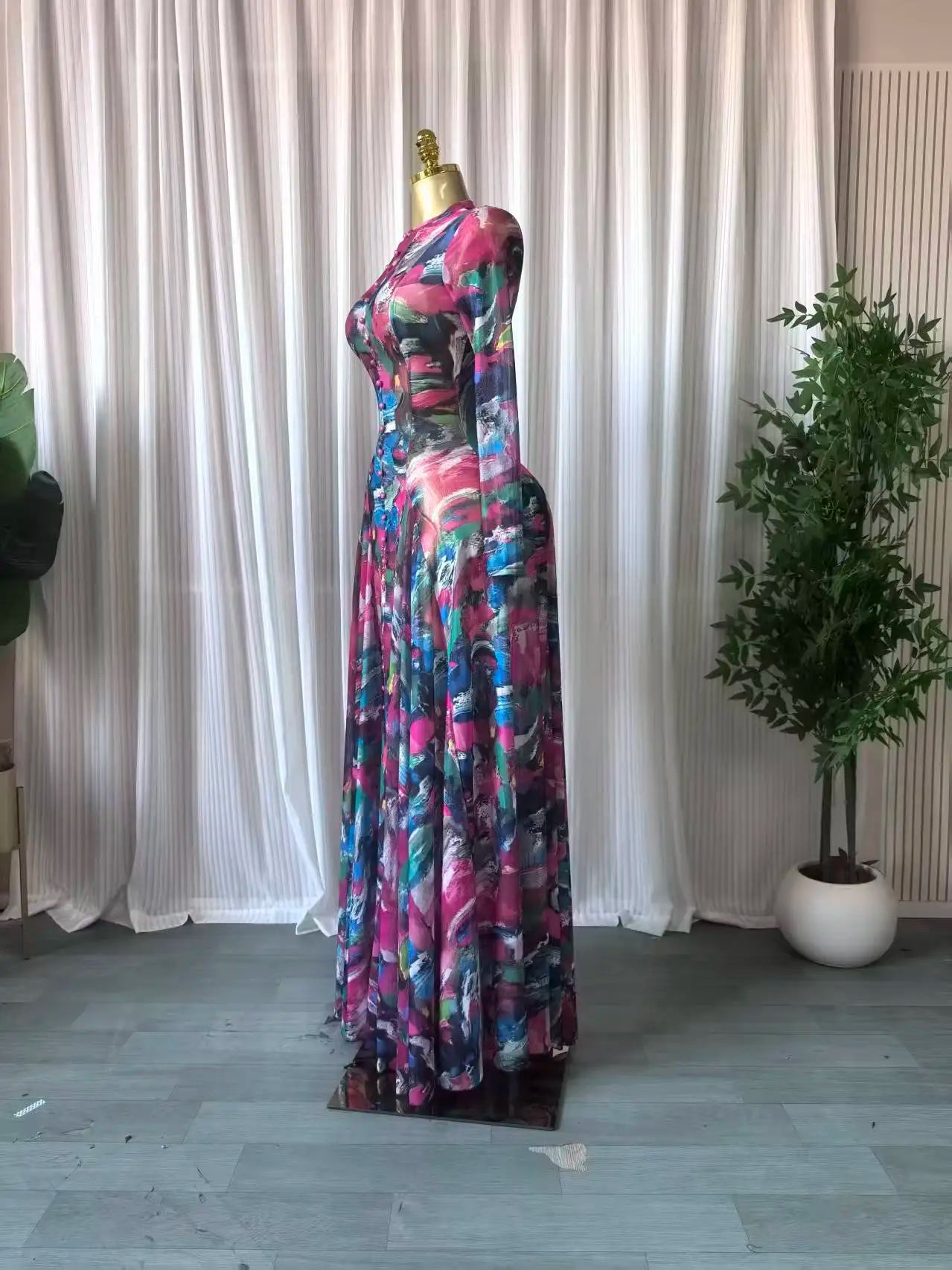 Batikdruck Langarm Maxikleid – Sexy Rundhals Abendkleid mit weitem Rock