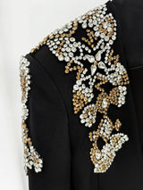 Schwarzer Designer-Anzug für Damen – Blazer mit Perlen- und Diamantbesatz am Stehkragen und weite Hose