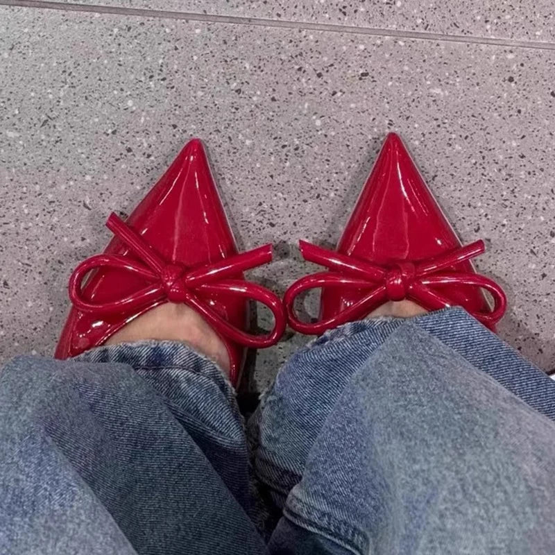 Sommer Damen Sandalen mit hohen Absätzen – Modische flache Schuhe mit Schmetterlingsknoten, Elegante Hochzeitspartyschuhe mit Absätzen
