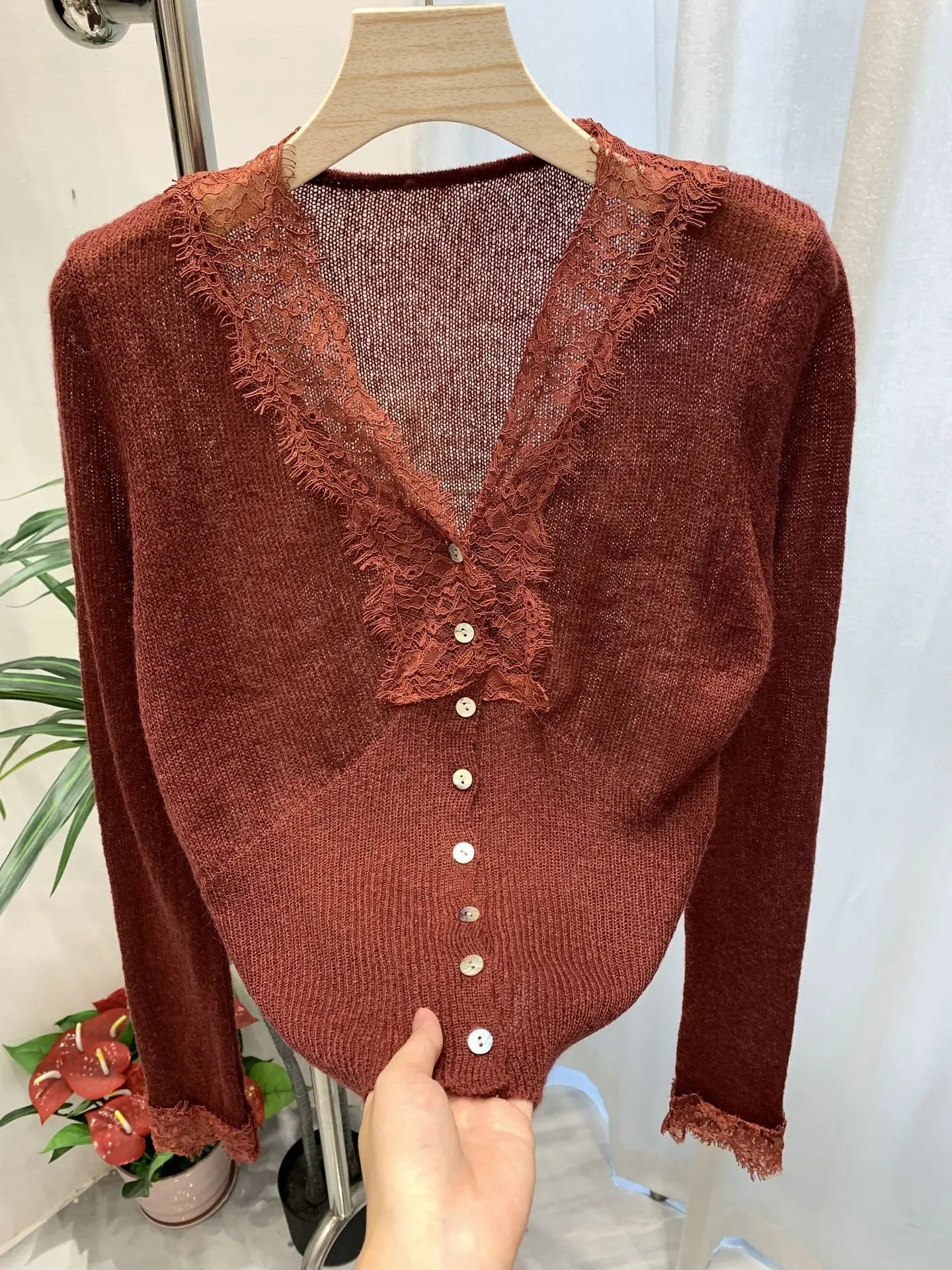 Women’s Elegant Lace Patchwork Cardigan – Chic V-Neck Slim Knit Sweater