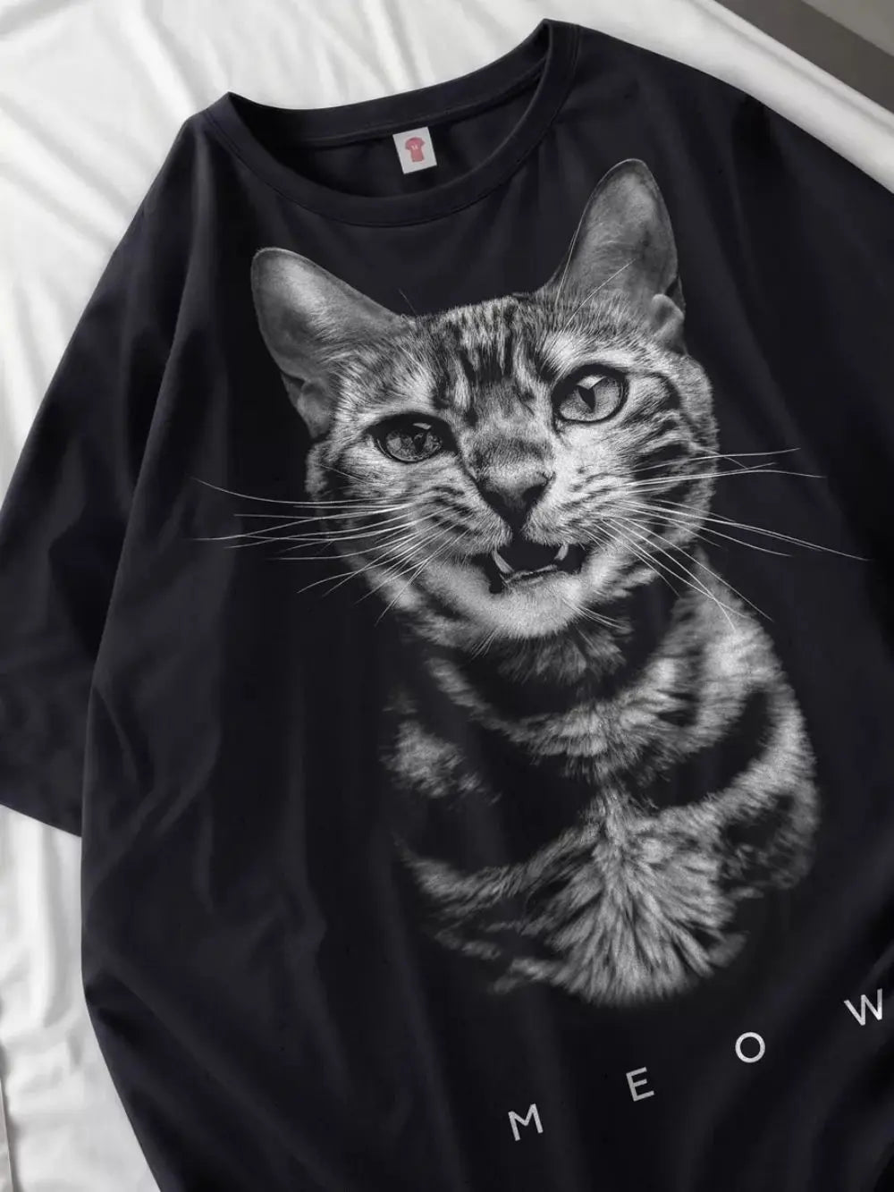 Women’s Oversized Cotton Graphic Tee with Vintage Dog & Cat Illustrations
