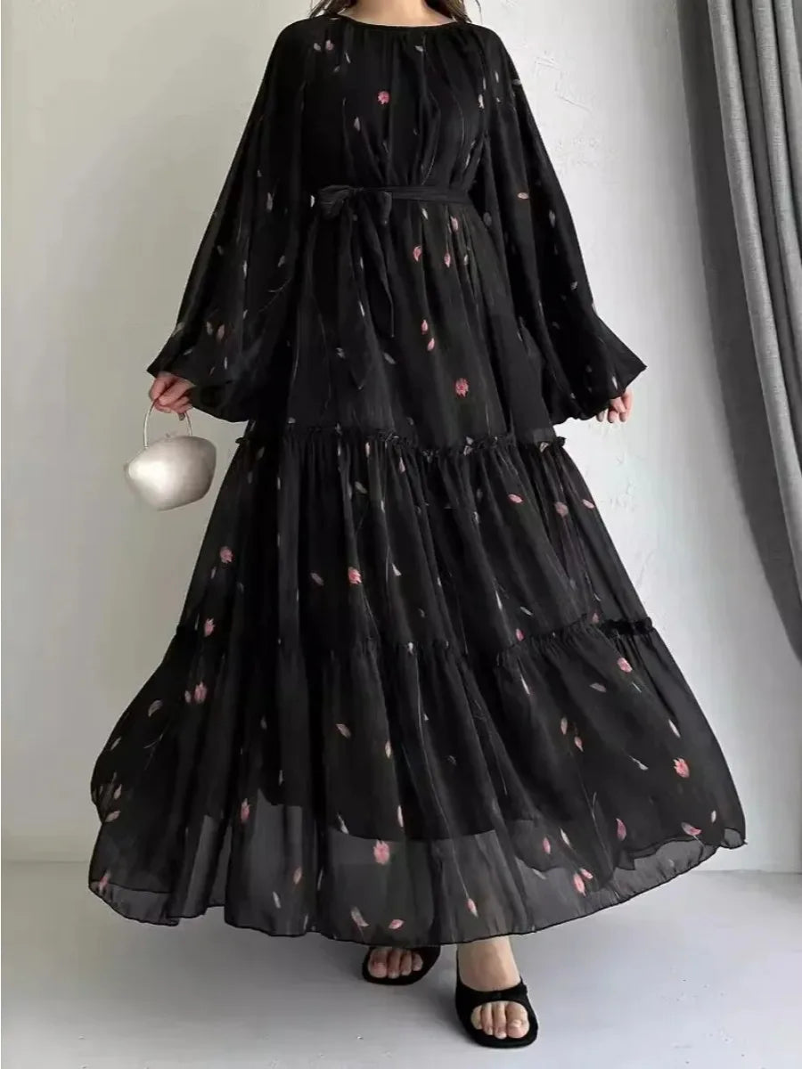 Das Chiffonkleid „Oasis“ – Kaftan im Signature-Druck Marokko-Stil – Fließende Jalabiya für Ramadan aus der Boutique