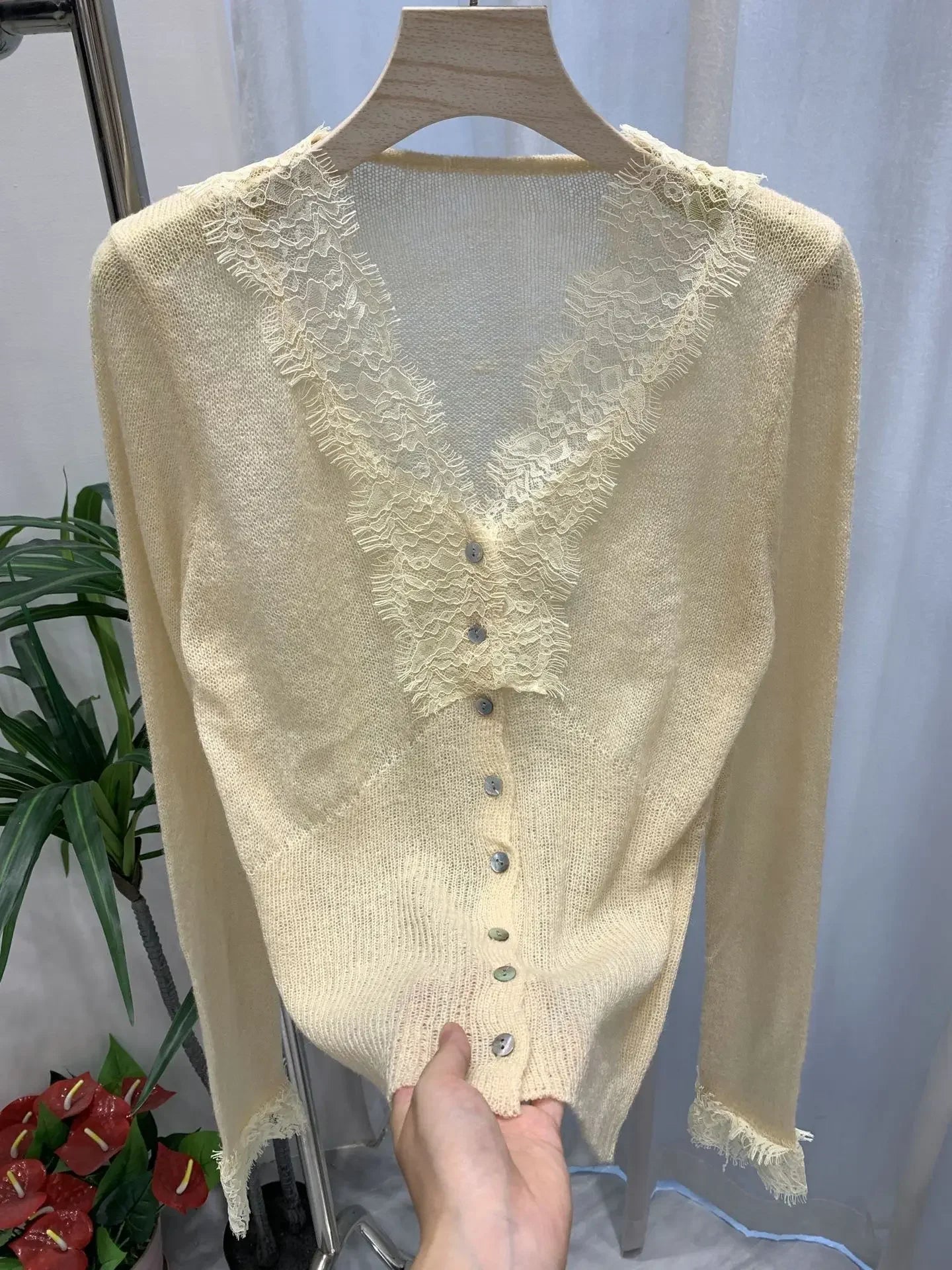 Women’s Elegant Lace Patchwork Cardigan – Chic V-Neck Slim Knit Sweater