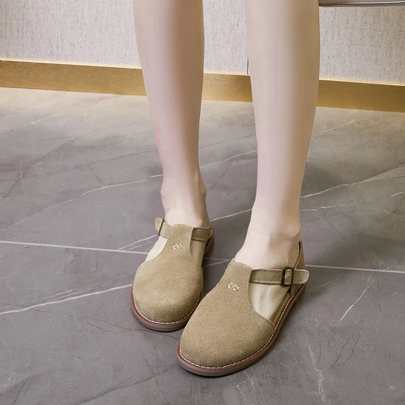 Damen Sandalen aus echtem gefrostetem Leder im Römerstil – Retro-Baotou-Flats mit Hohlmuster