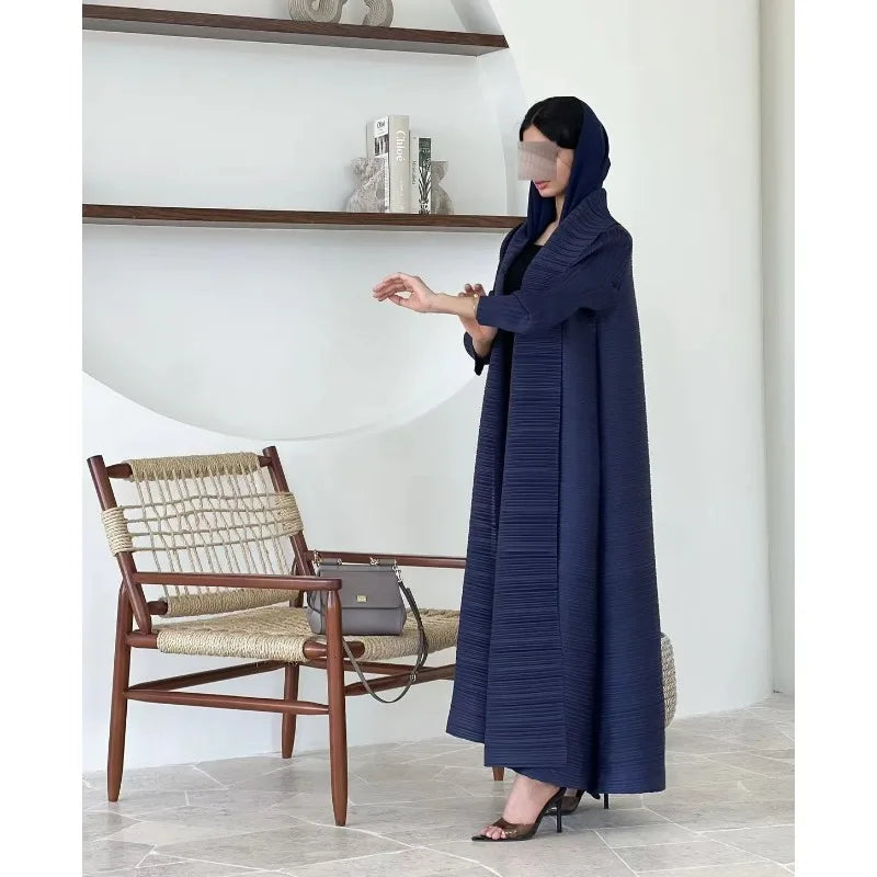 Die „Royal Archive“ Vintage Print Abaya | Offener Cardigan & Dubai Luxus Robe