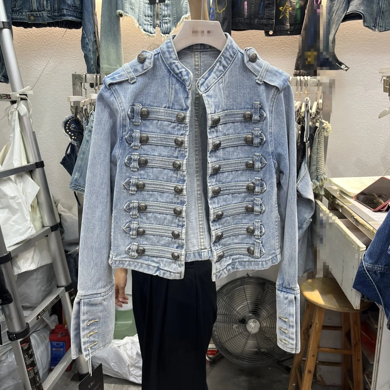 Napoleon Militärjacke für Damen – Blazer mit Strick-Patchwork und Knopfleiste