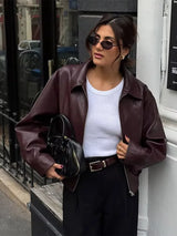 Damen High Street Fashion: Retro weinrote Kunstlederjacke mit Revers (2025)