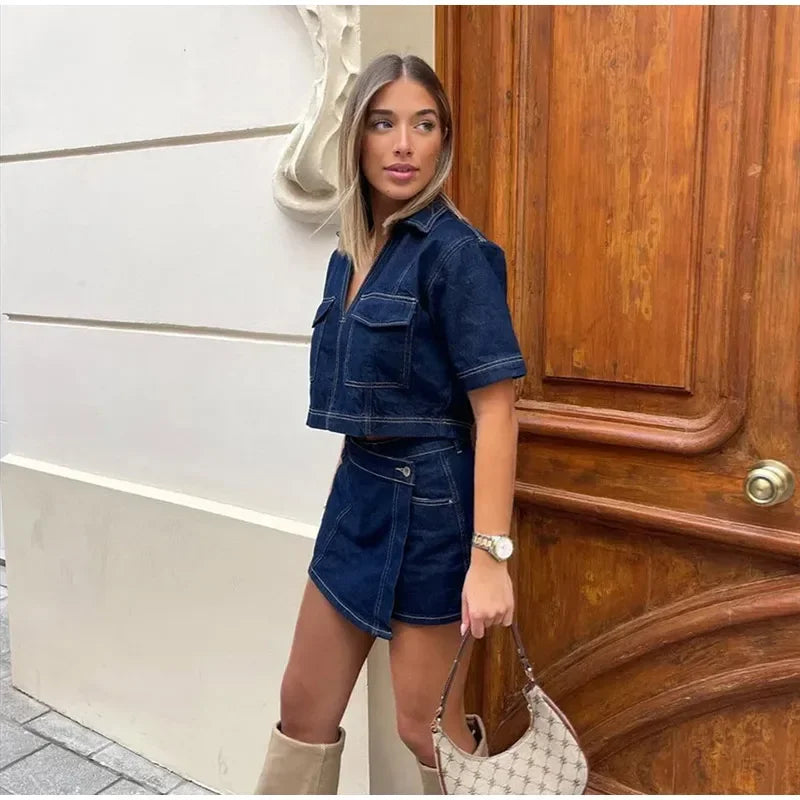 Damen 2-teiliges Denim-Set – Schmal geschnittenes V-Ausschnitt Crop Top & High-Waist Shorts