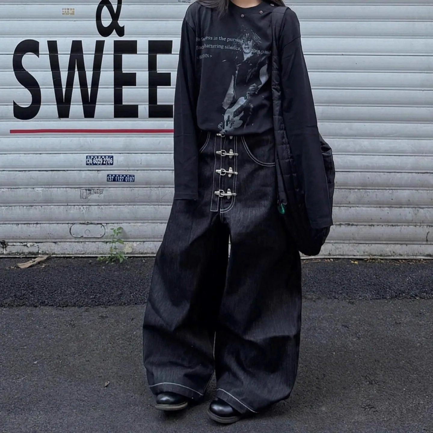 Damen Jeans mit mehreren Knöpfen, geschwungenem weitem Bein | Vintage Street Style gerade Hose