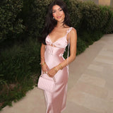 Rosa Maxikleid mit V-Ausschnitt, Cut-Out und Schnürung – Sexy Strandkleid für Damen mit Spaghettiträgern