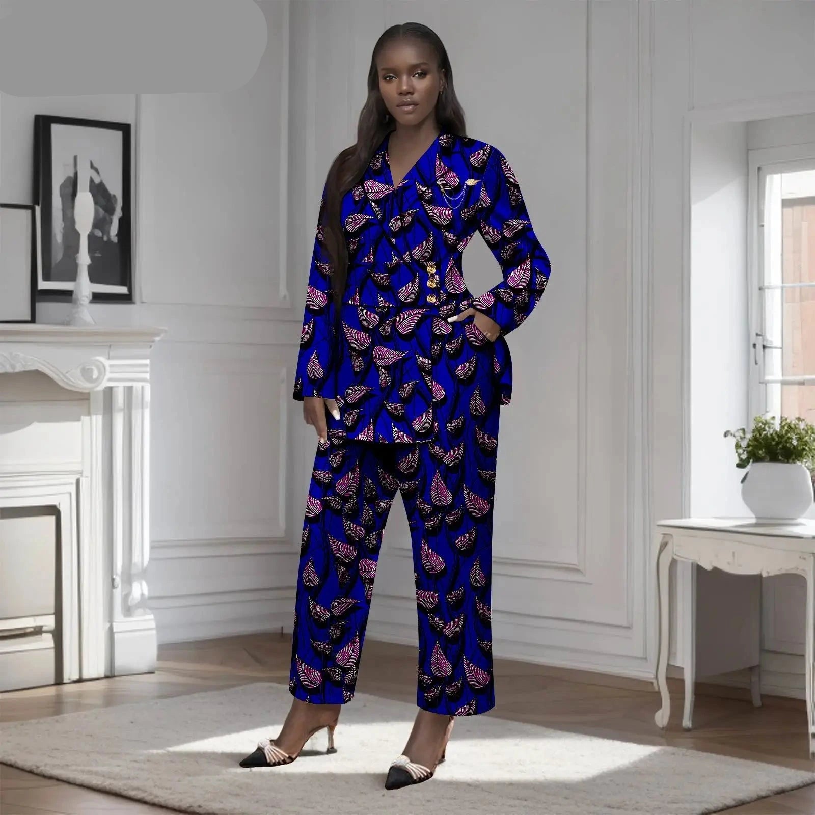Afrikanisches zweiteiliges Set für Damen mit goldenem Knopf, Broschen-Blazer und Knöchelhose