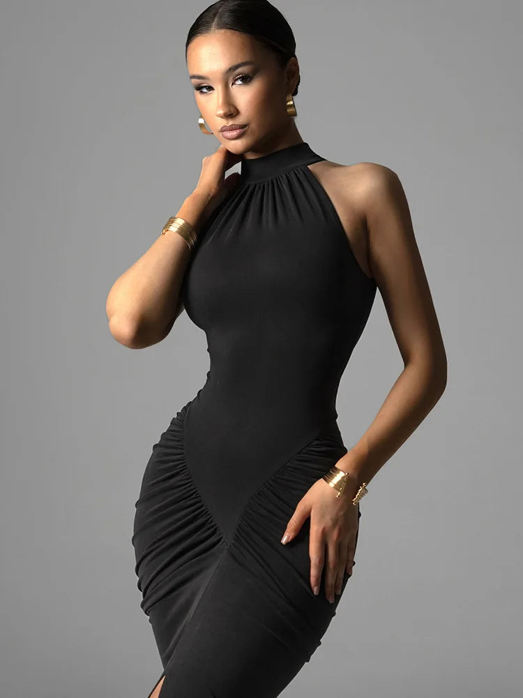 Ärmelloses Neckholder-Maxikleid für Damen mit Raffungen – Sexy figurbetontes langes Kleid mit seitlichem Schlitz