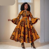Das Maxi-Kleid "Aura": Kühnes afrikanisches Print-Kleid mit dramatischen ausgestellten Ärmeln