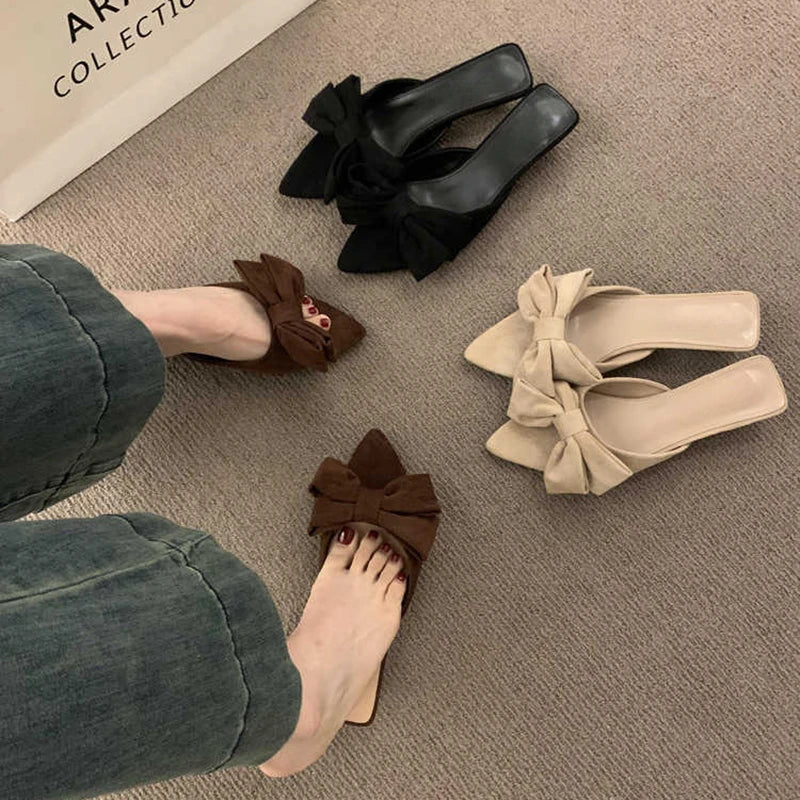 Elegante Damen Pantoletten mit Schmetterlingsknoten und niedrigem Absatz – Modische offene Party-Pumps