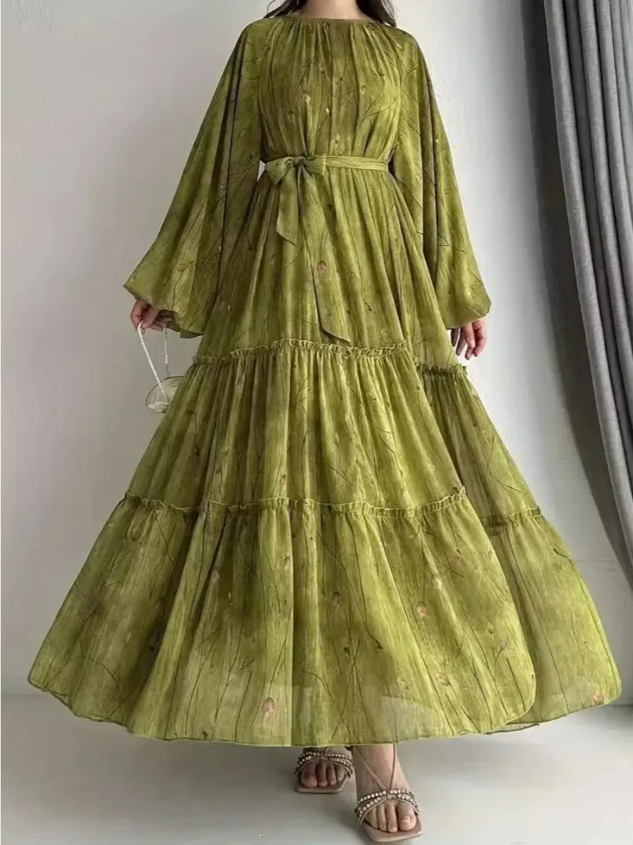 Das Chiffonkleid „Oasis“ – Kaftan im Signature-Druck Marokko-Stil – Fließende Jalabiya für Ramadan aus der Boutique