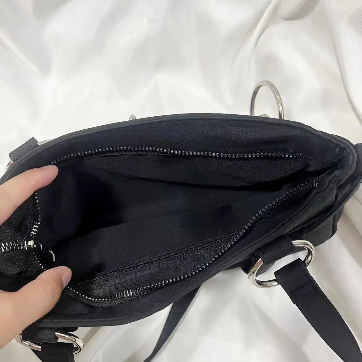 Die Cyber-Retro-Silhouette Y2K Punk Biker Bag