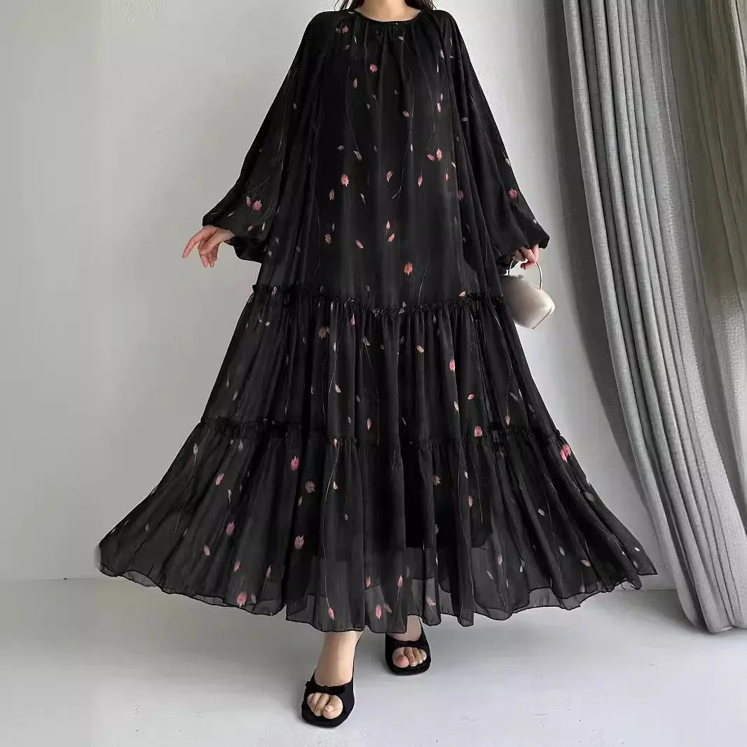 Das Chiffonkleid „Oasis“ – Kaftan im Signature-Druck Marokko-Stil – Fließende Jalabiya für Ramadan aus der Boutique