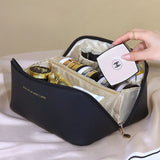 Das Reiseetui „Elite-Organizer“: Luxuriöse Make-up-Box für Damen