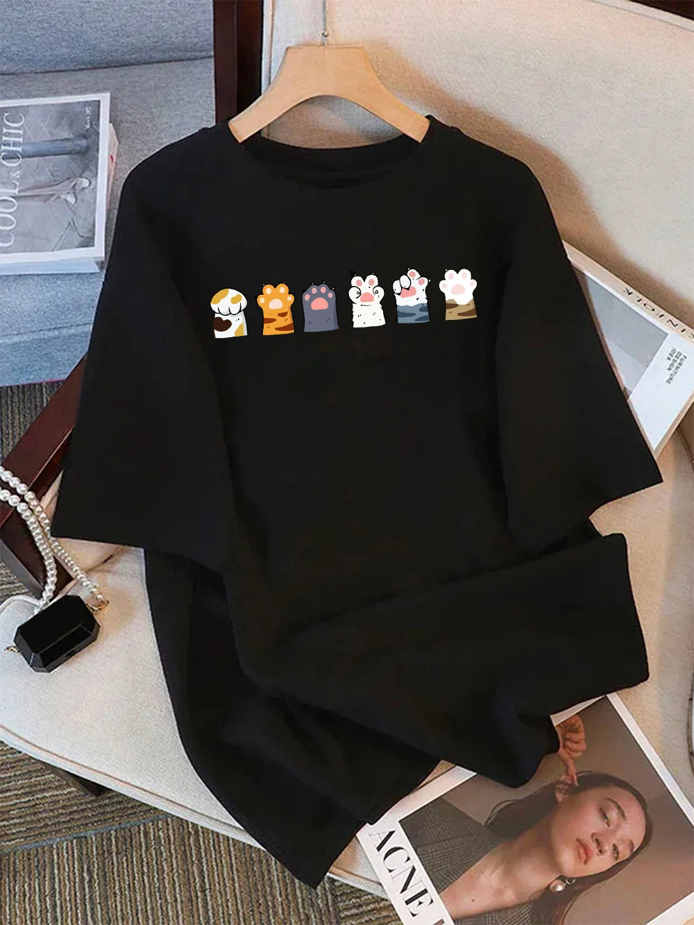Buntes Katzenpfoten-T-Shirt aus Baumwolle | Süßes Tierdruck-T-Shirt für Damen