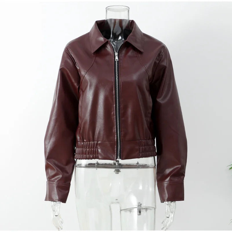 Damen High Street Fashion: Retro weinrote Kunstlederjacke mit Revers (2025)