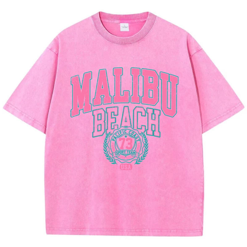 Das Malibu Retro T-Shirt: Sun-Washed Baumwoll-Grafik-T-Shirt mit Vintage-Schriftzug