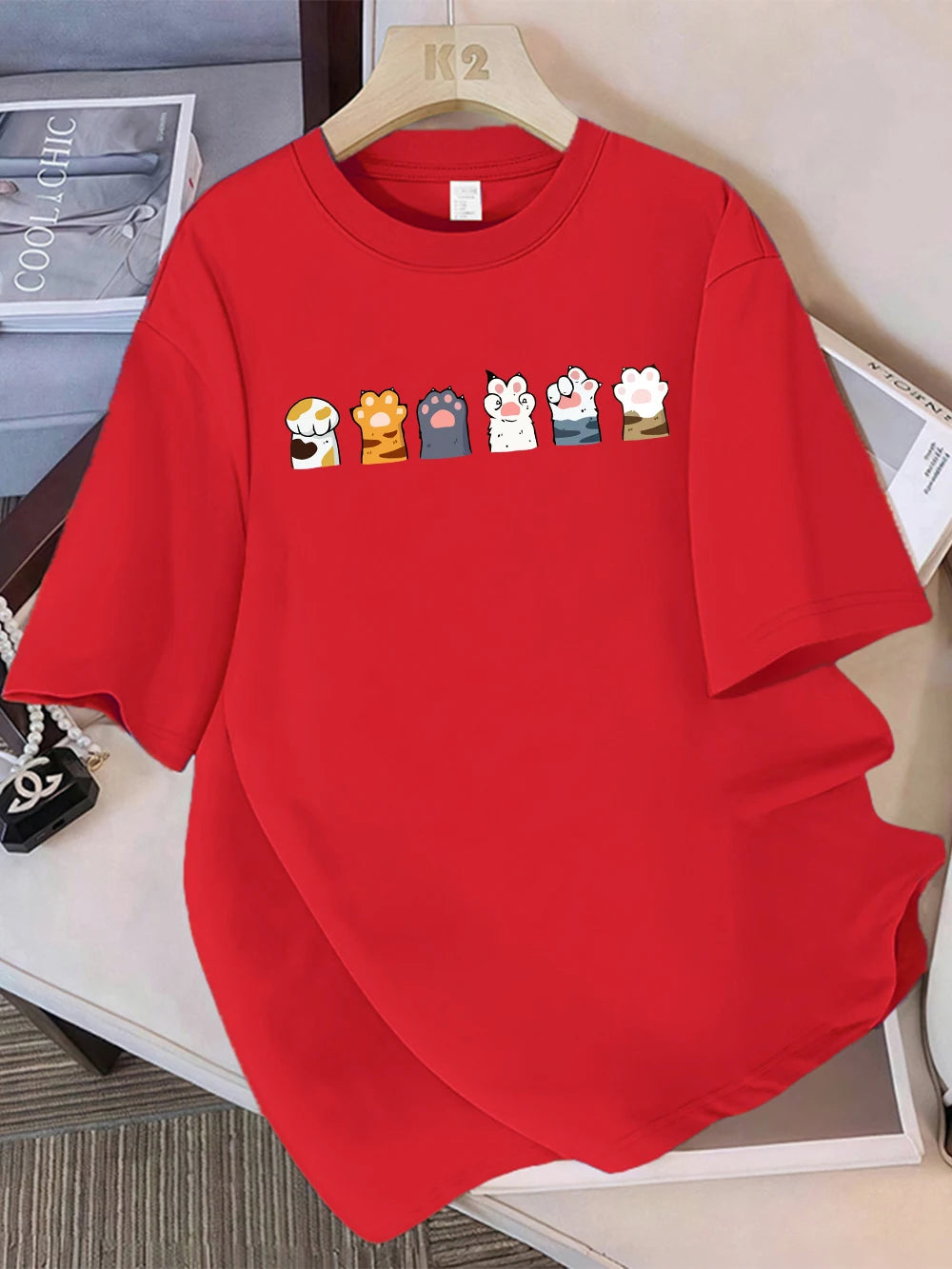 Buntes Katzenpfoten-T-Shirt aus Baumwolle | Süßes Tierdruck-T-Shirt für Damen