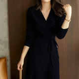 Elegantes Strick-Sweatshirt-Kleid mit V-Ausschnitt, Wickelstil, locker sitzendes langes Kleid für Herbst Winter
