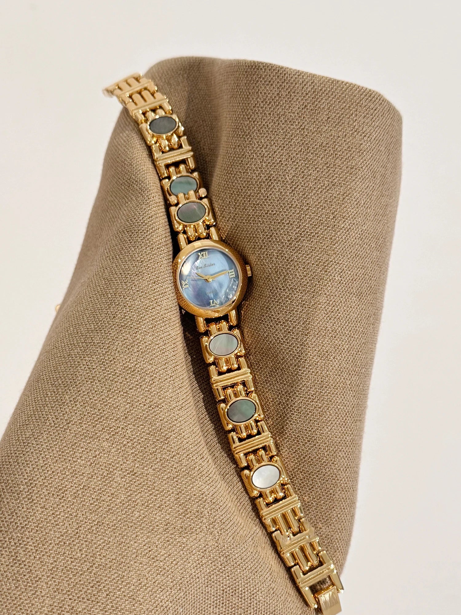 The Terra Luna: Natural Gemstone Quartz Watch – Luxury Minimalist Round Dial Timepiece