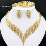Luxuriöses 4-teiliges Schmuckset in Goldfarbe für Damen – Elegantes Set aus Halskette, Armband, Ring und Ohrringen