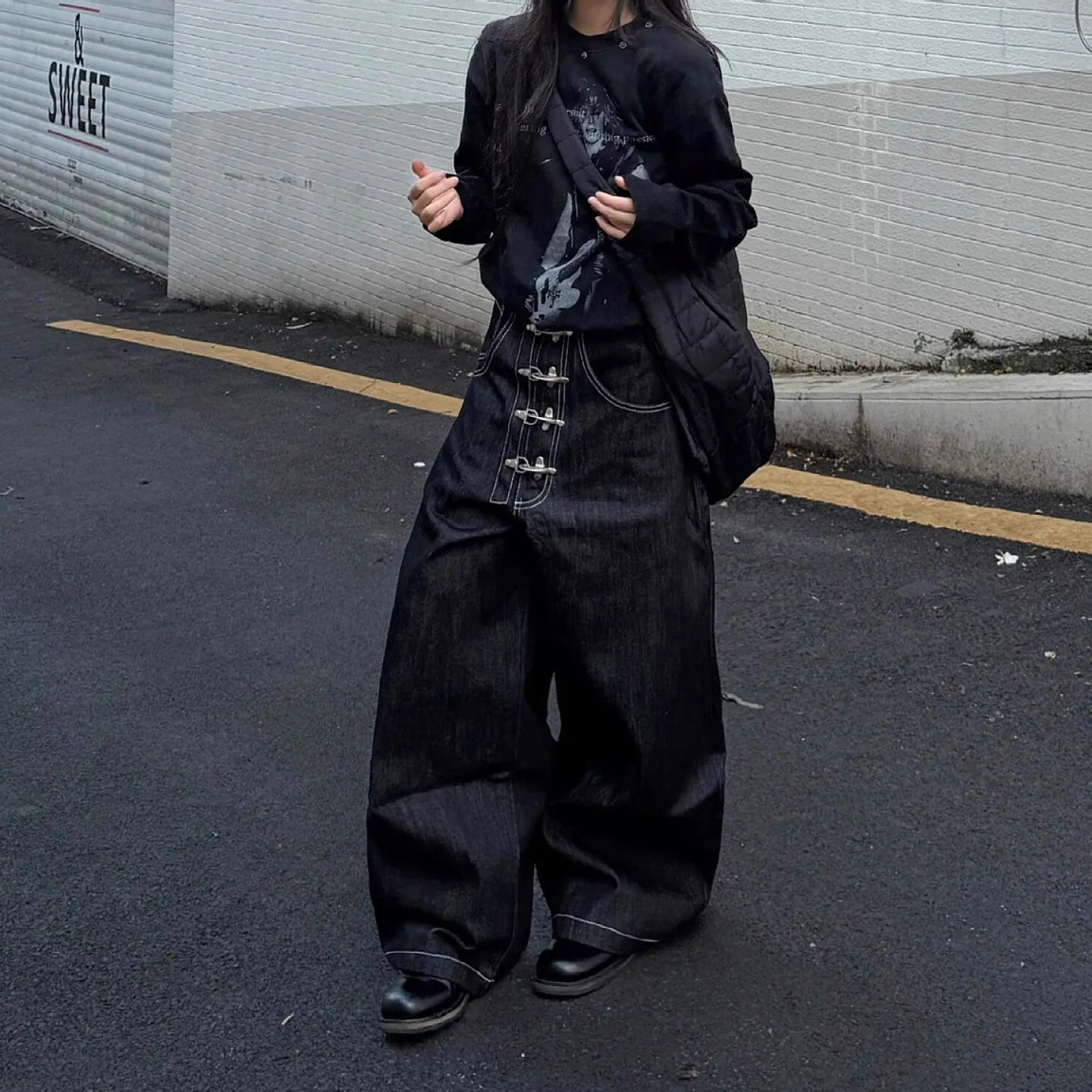 Damen Jeans mit mehreren Knöpfen, geschwungenem weitem Bein | Vintage Street Style gerade Hose