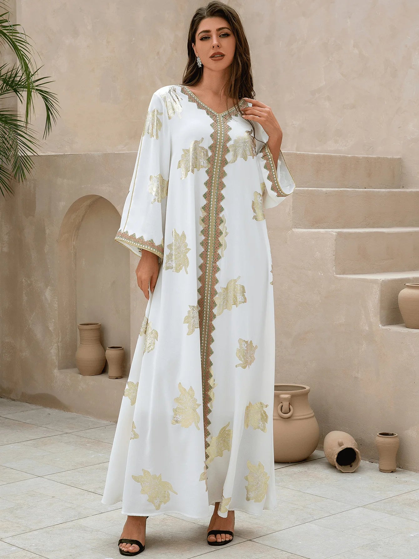 Premium V-Ausschnitt Heritage Kleid | Edle Abaya-Silhouette mit Knopf-Detail