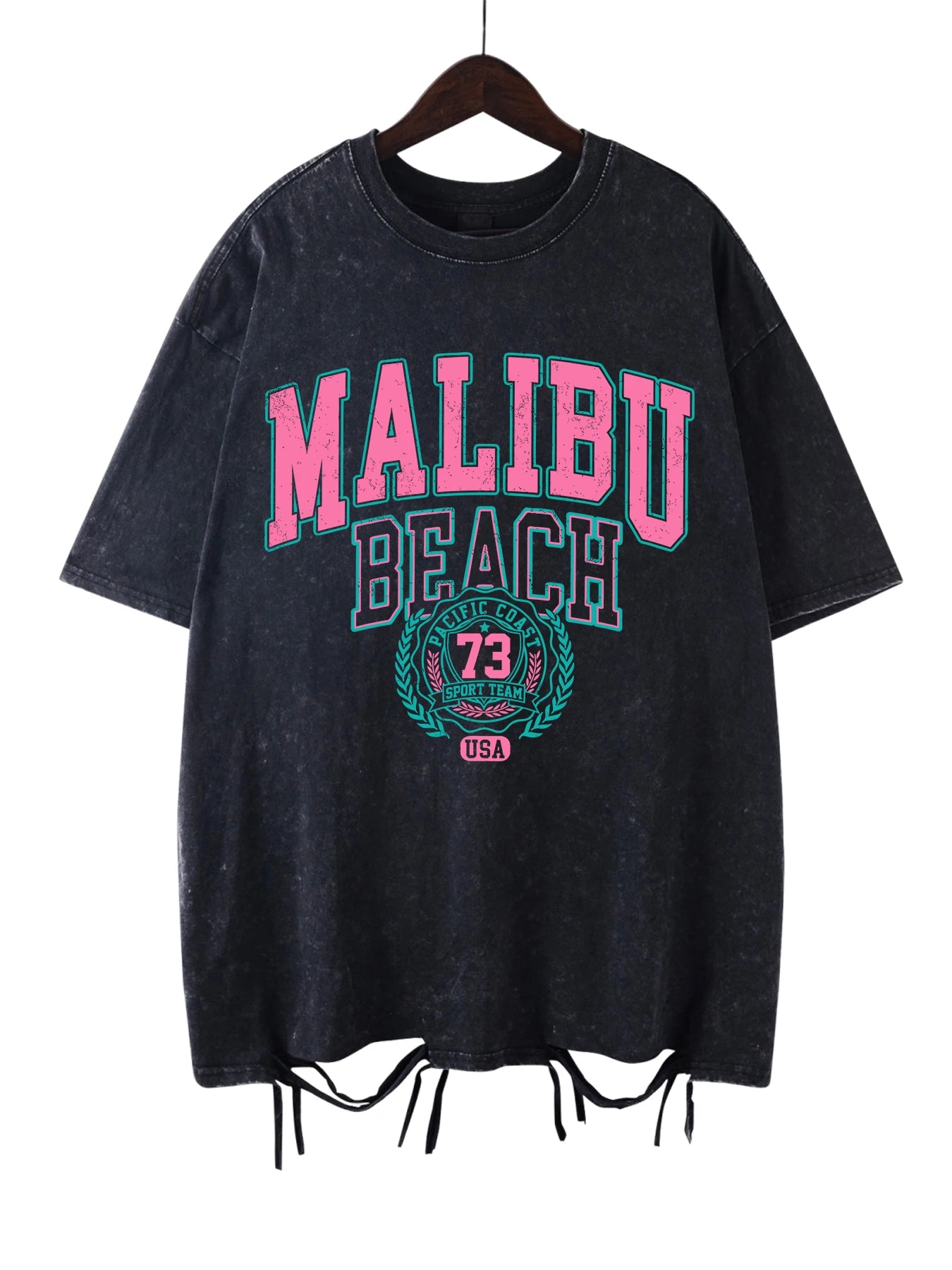 Das Malibu Retro T-Shirt: Sun-Washed Baumwoll-Grafik-T-Shirt mit Vintage-Schriftzug