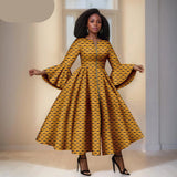 Das Maxi-Kleid "Aura": Kühnes afrikanisches Print-Kleid mit dramatischen ausgestellten Ärmeln
