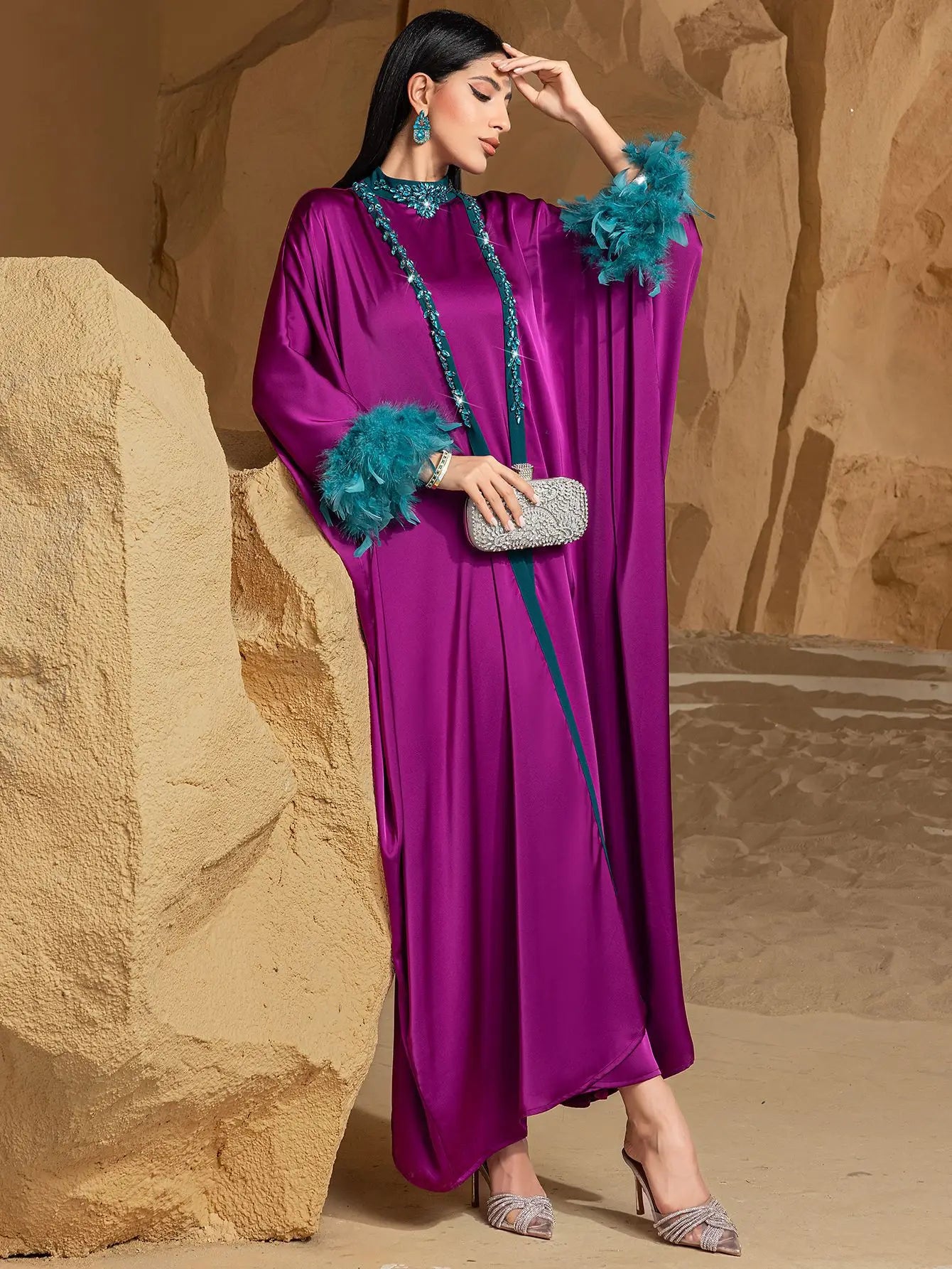 Atemberaubende violette 2-teilige Abaya mit fließendem Cardigan und passendem inneren Maxi