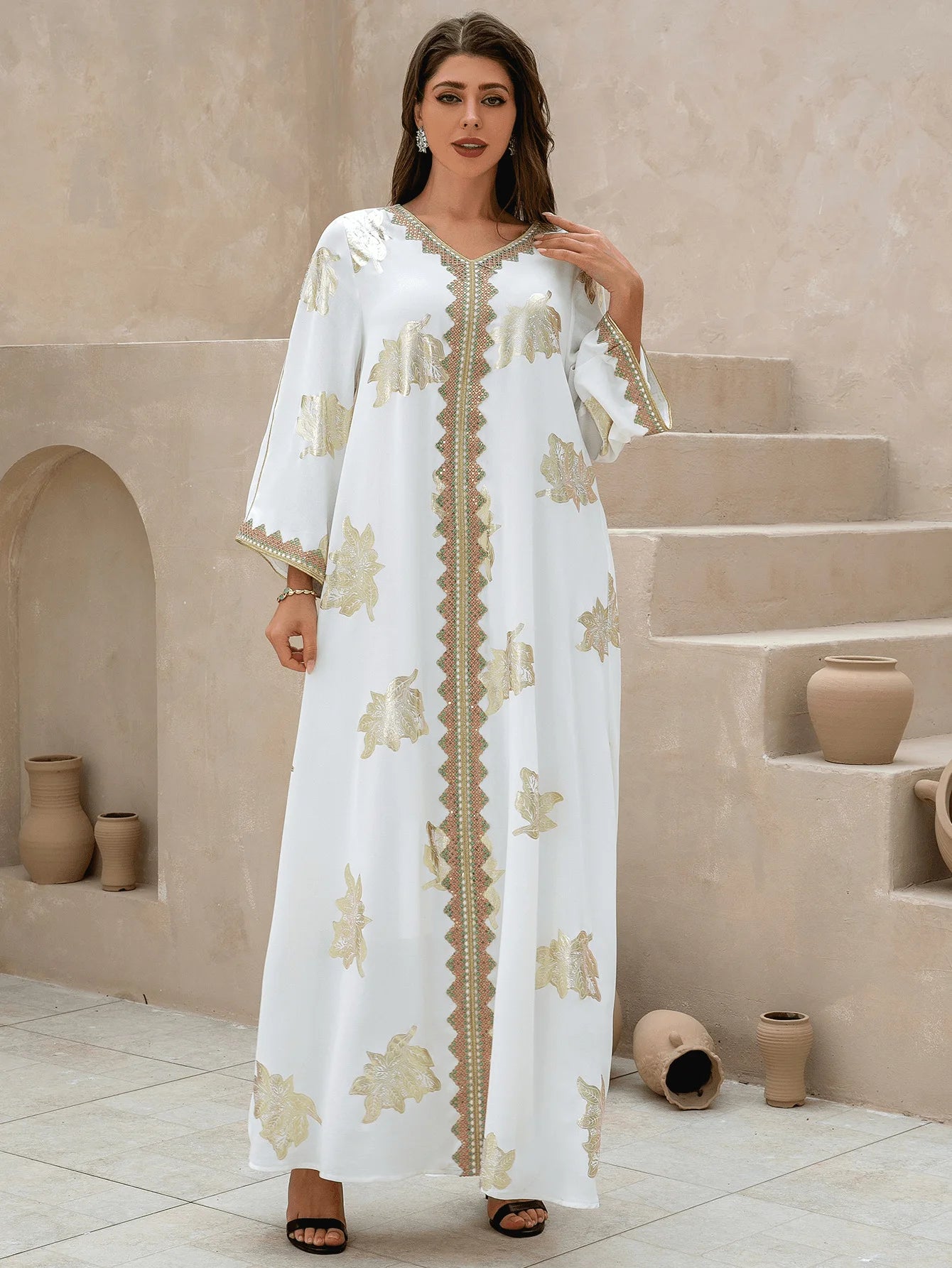 Premium V-Ausschnitt Heritage Kleid | Edle Abaya-Silhouette mit Knopf-Detail