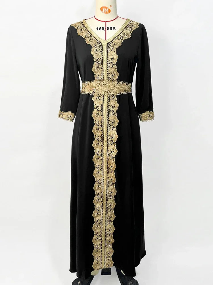 Das Spitzenkleid „Lumiere“ – Signature Dubai Arab Abaya – Bestickter Kaftan aus Spitze (Boutique)