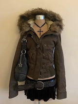 Damen Retro Parka aus Kunstpelz und Denim – Amerikanische Vintage Jeansjacke mit Kapuze